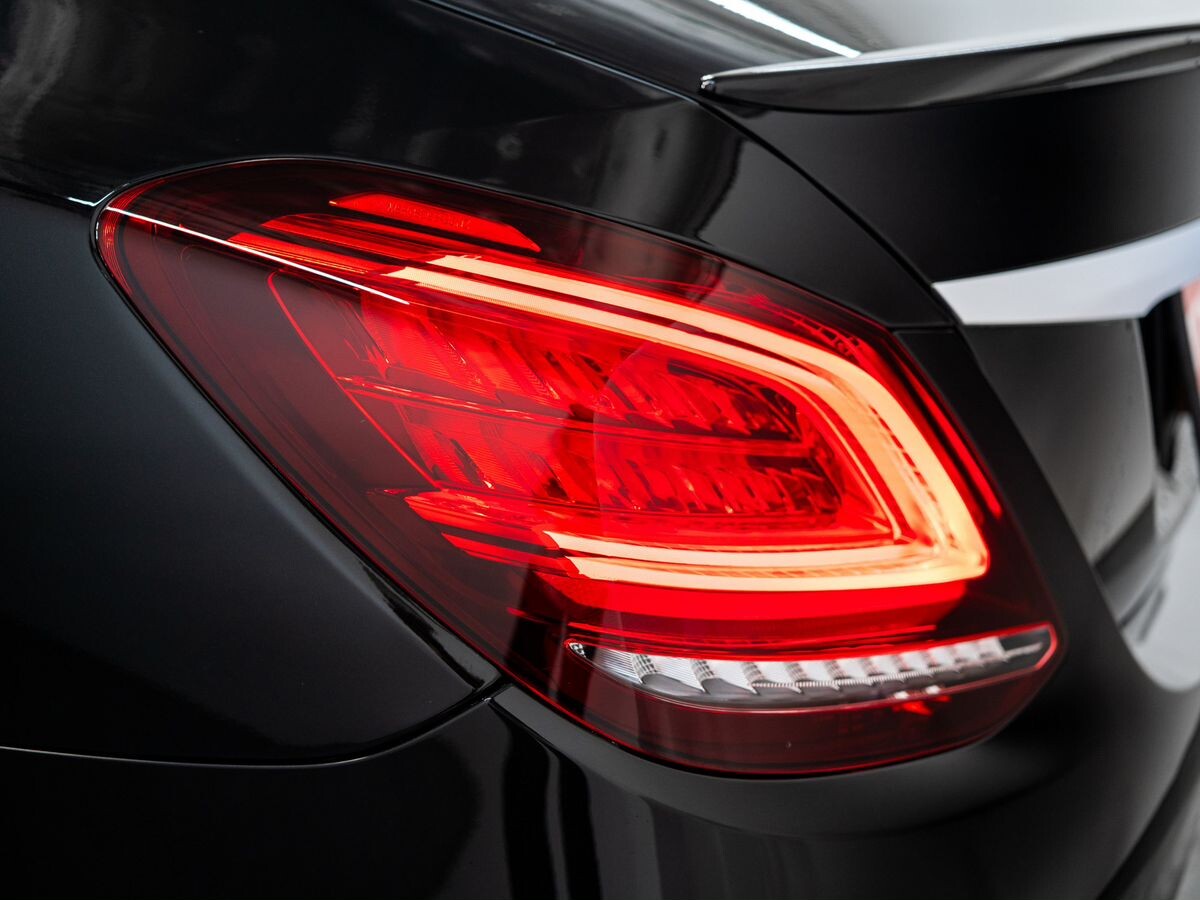 Mercedes-Benz C-Class 2019 - фото автомобиля