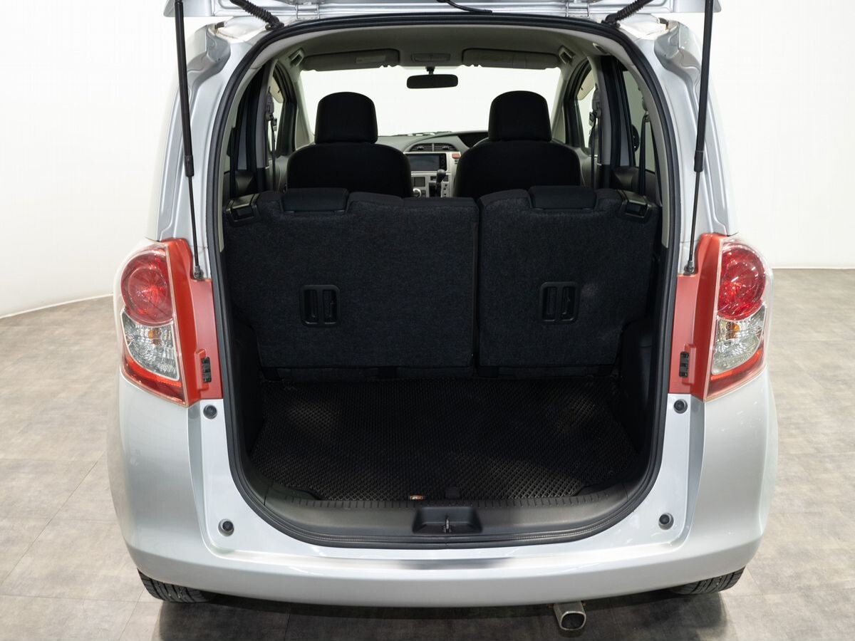 Toyota Ractis 2010 - фото автомобиля