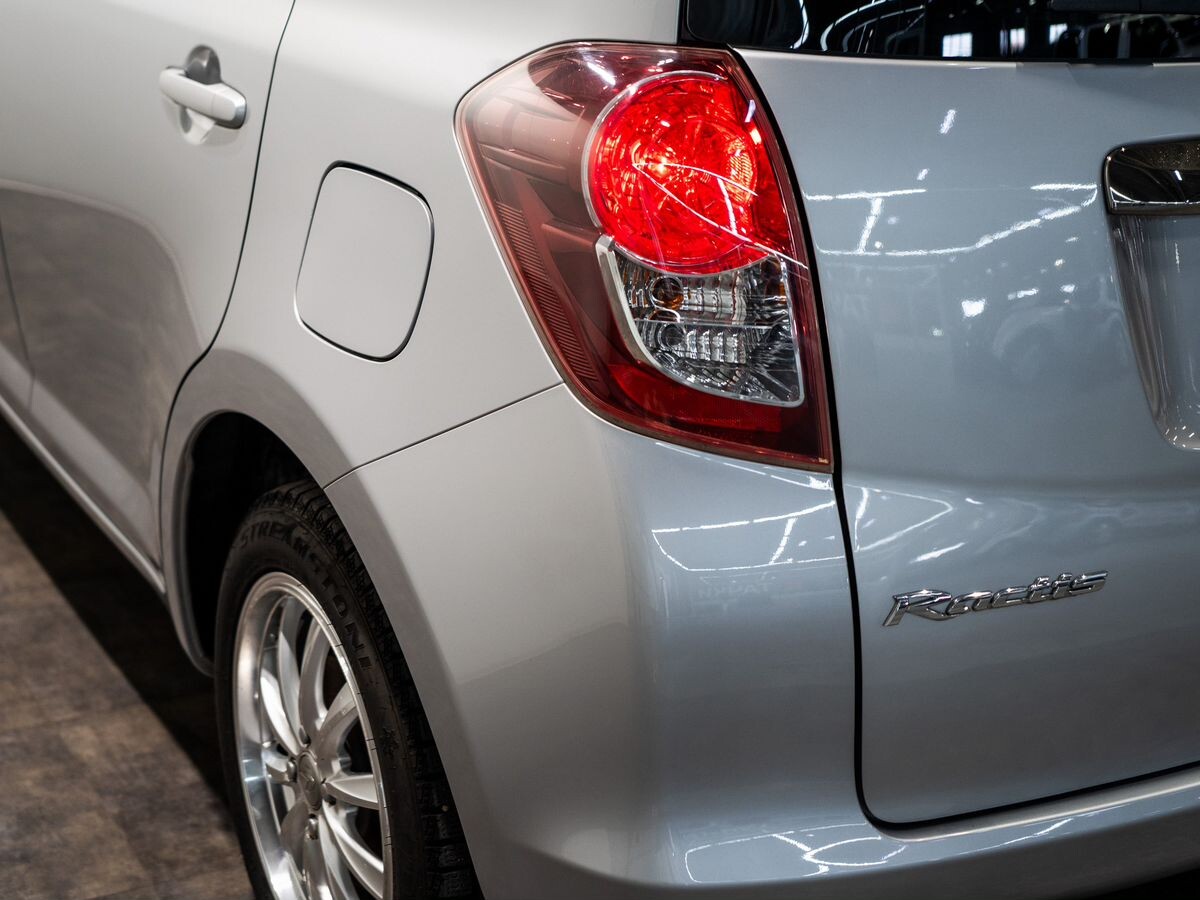 Toyota Ractis 2010 - фото автомобиля
