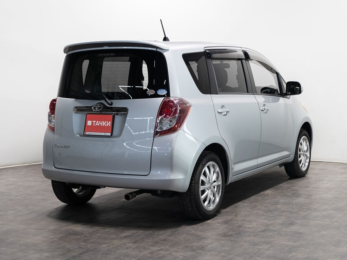 Toyota Ractis 2010 - фото автомобиля