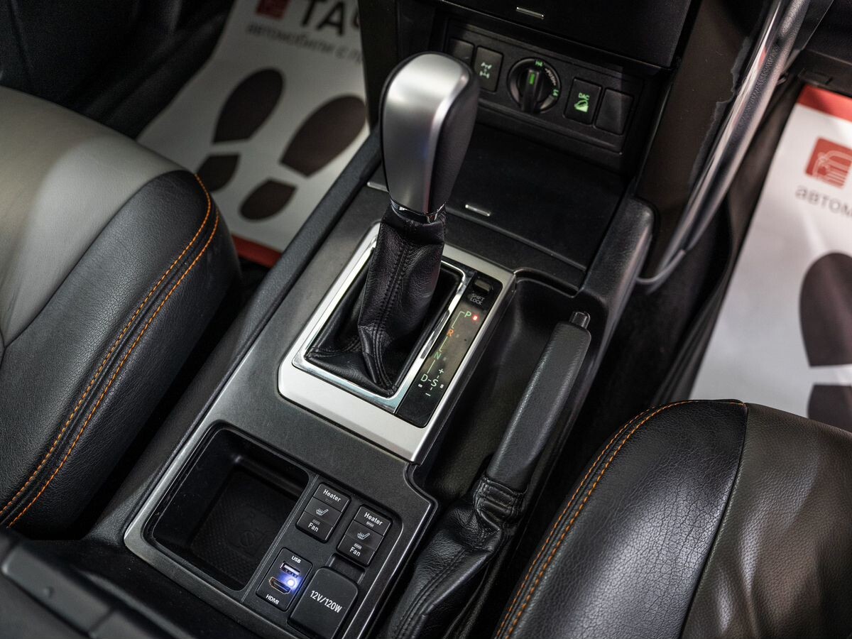 Toyota Land Cruiser Prado 2015 - фото автомобиля
