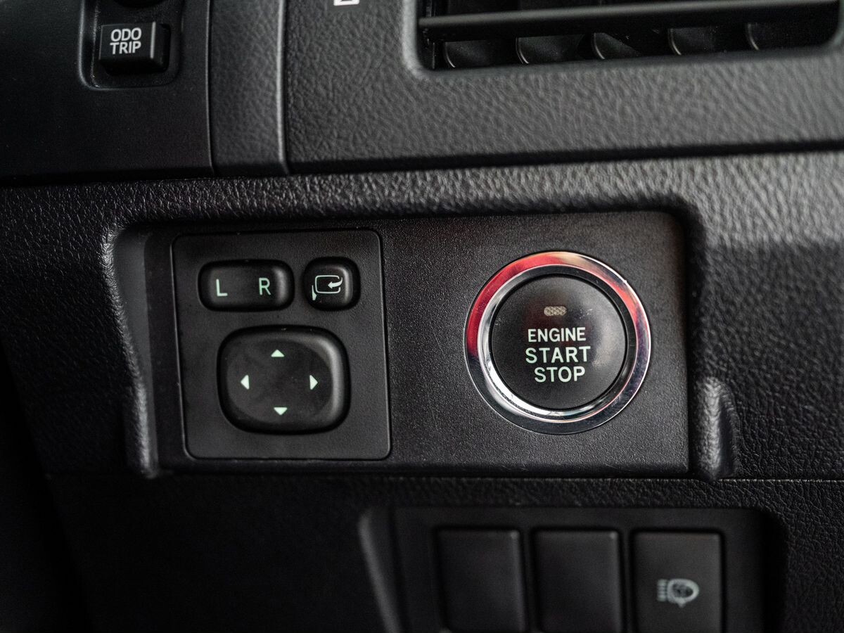Toyota Land Cruiser Prado 2015 - фото автомобиля