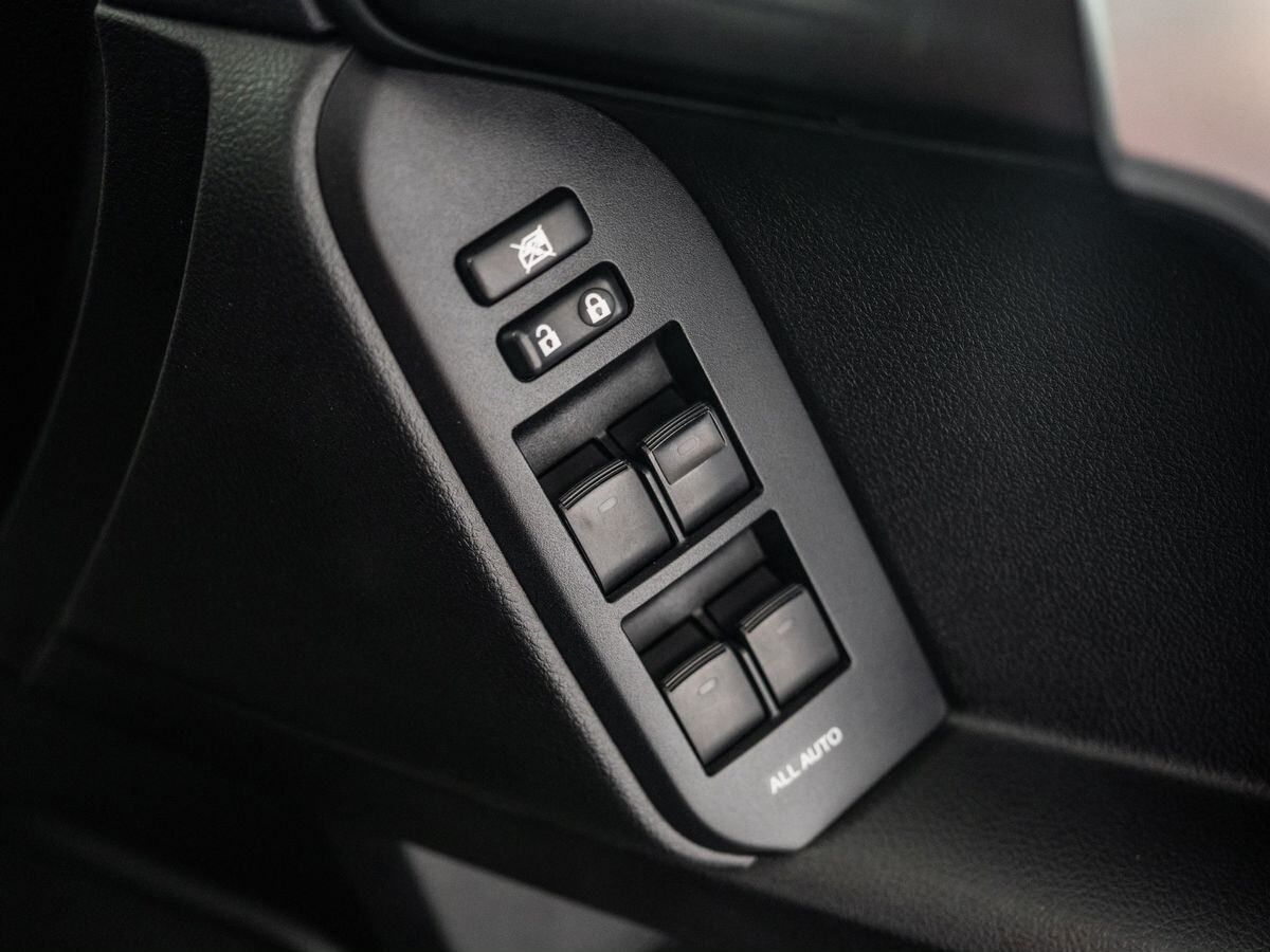 Toyota Land Cruiser Prado 2015 - фото автомобиля