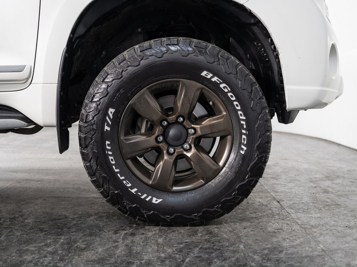 Toyota Land Cruiser Prado 2015 - фото автомобиля