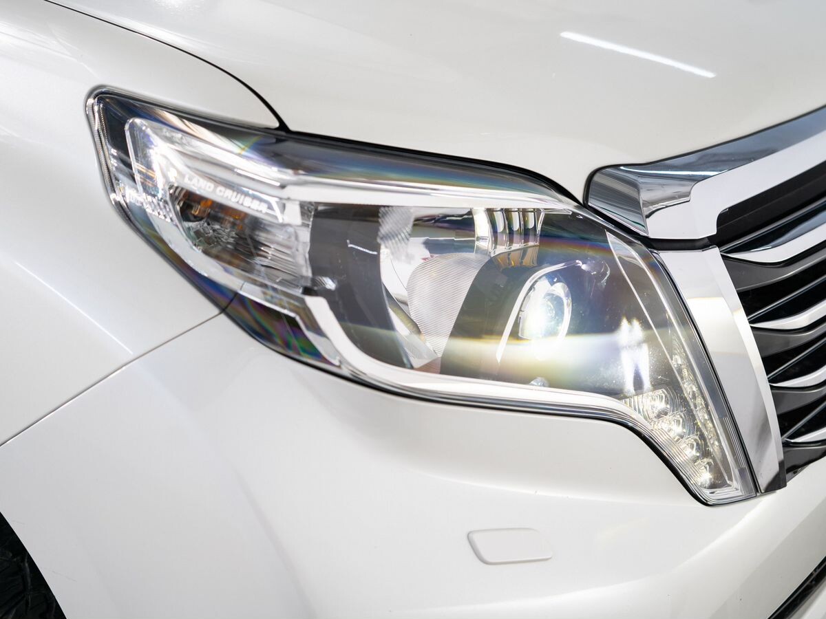 Toyota Land Cruiser Prado 2015 - фото автомобиля