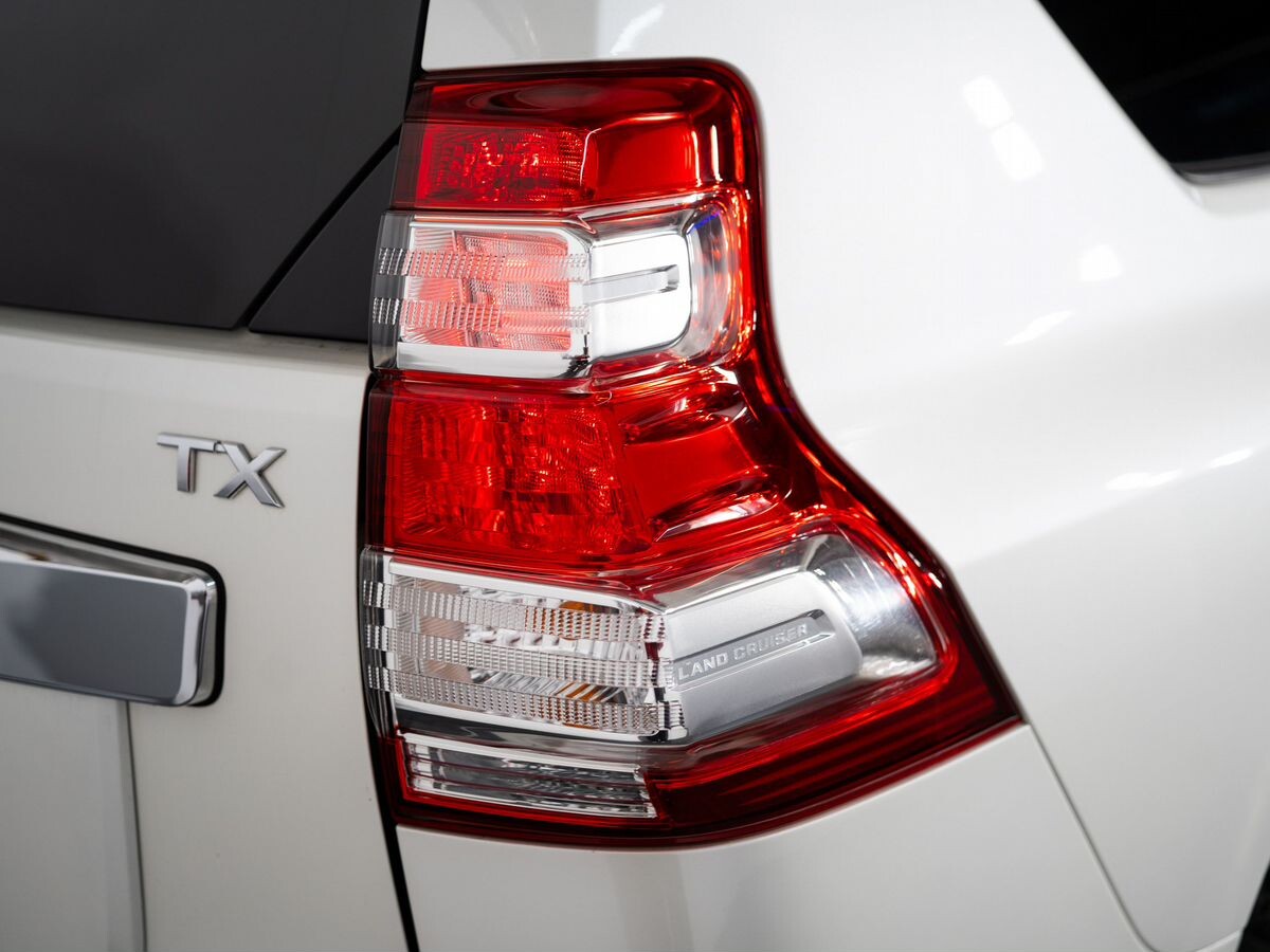 Toyota Land Cruiser Prado 2015 - фото автомобиля