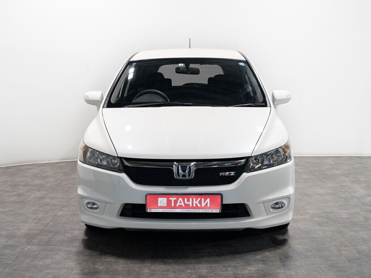 Honda Stream 2010 - фото автомобиля