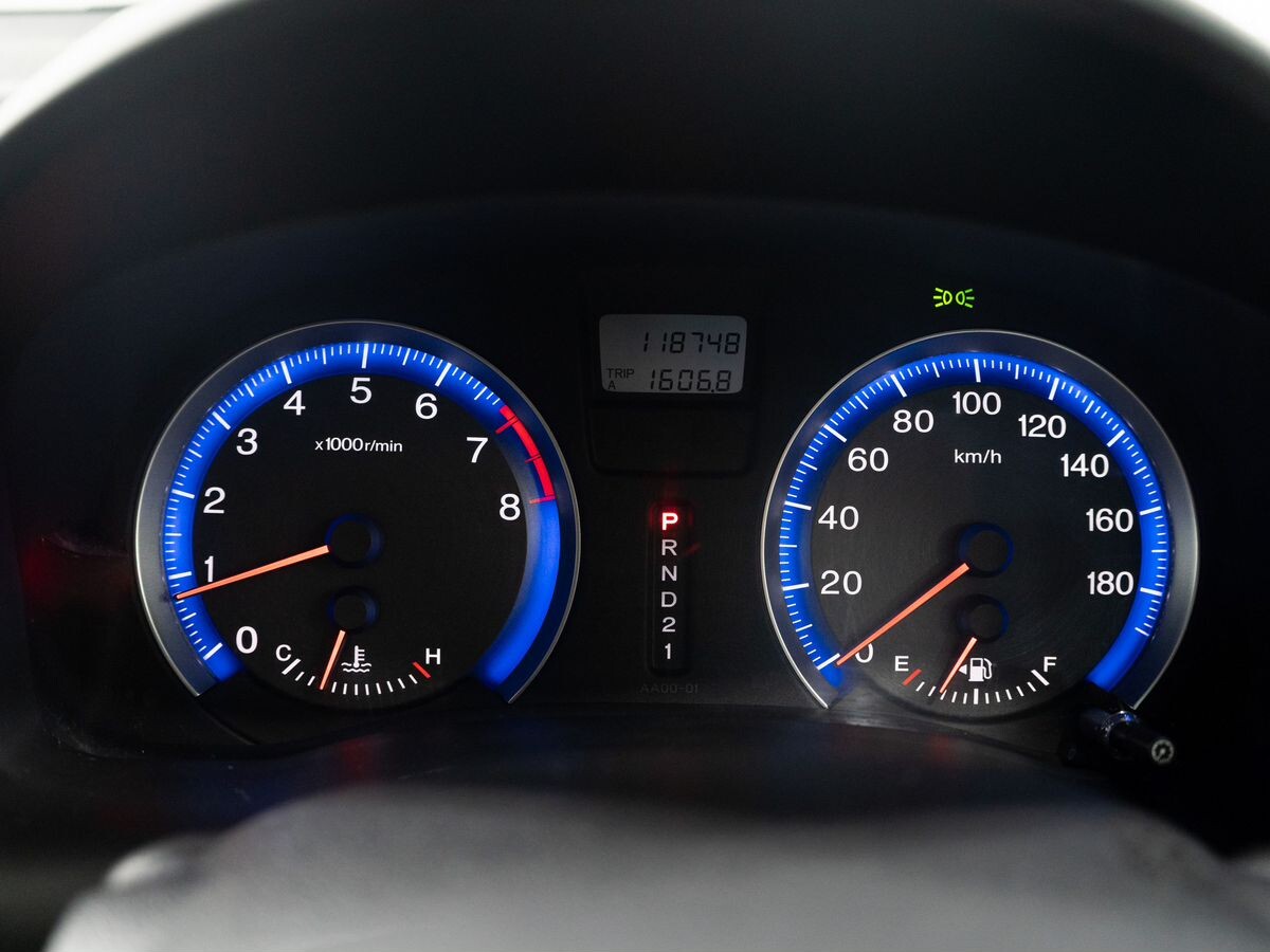 Honda Stream 2010 - фото автомобиля