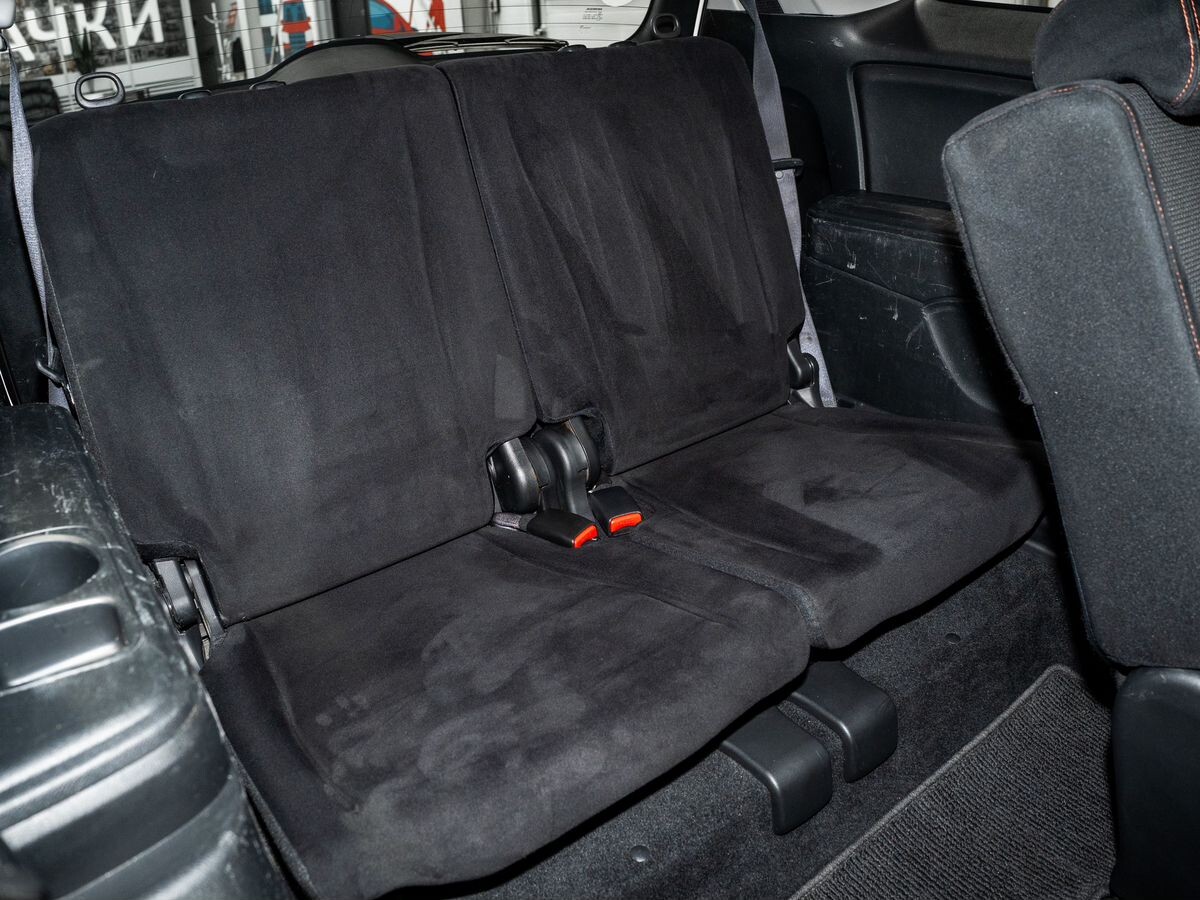 Honda Stream 2010 - фото автомобиля