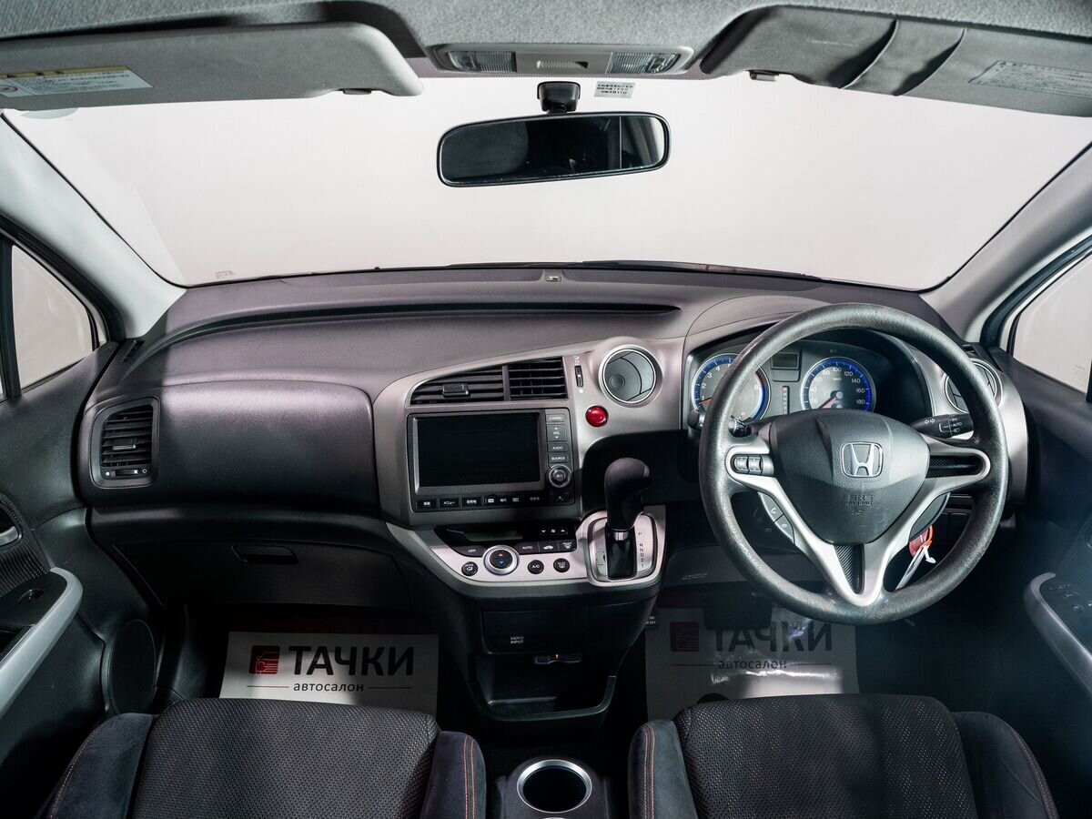 Honda Stream 2010 - фото автомобиля