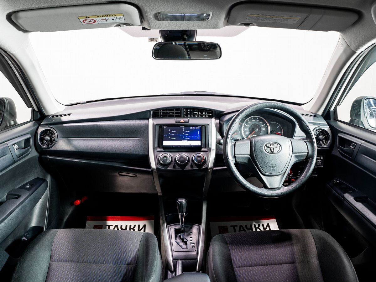 Toyota Corolla Fielder 2017 - фото автомобиля