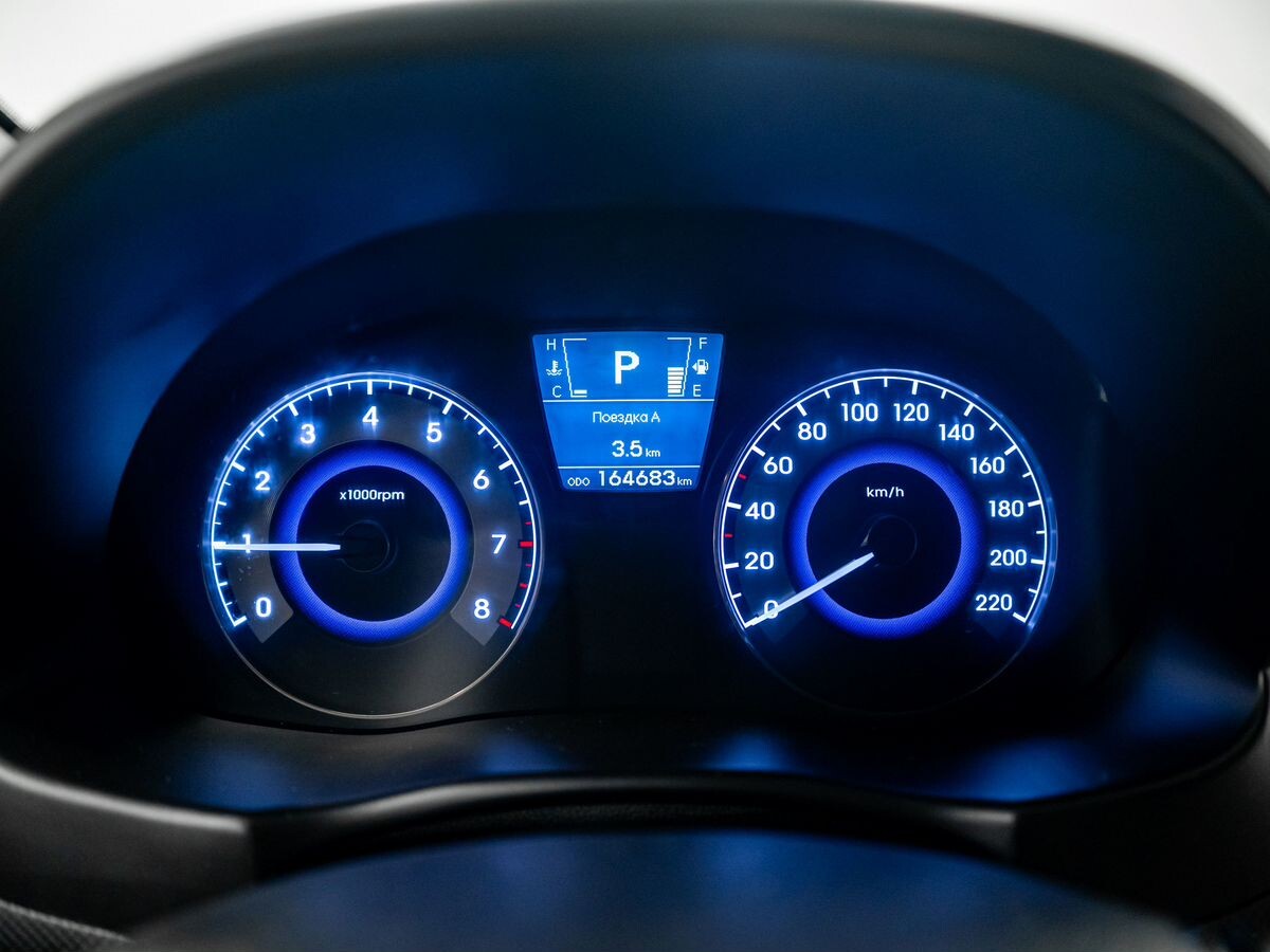 Hyundai Solaris 2013 - фото автомобиля