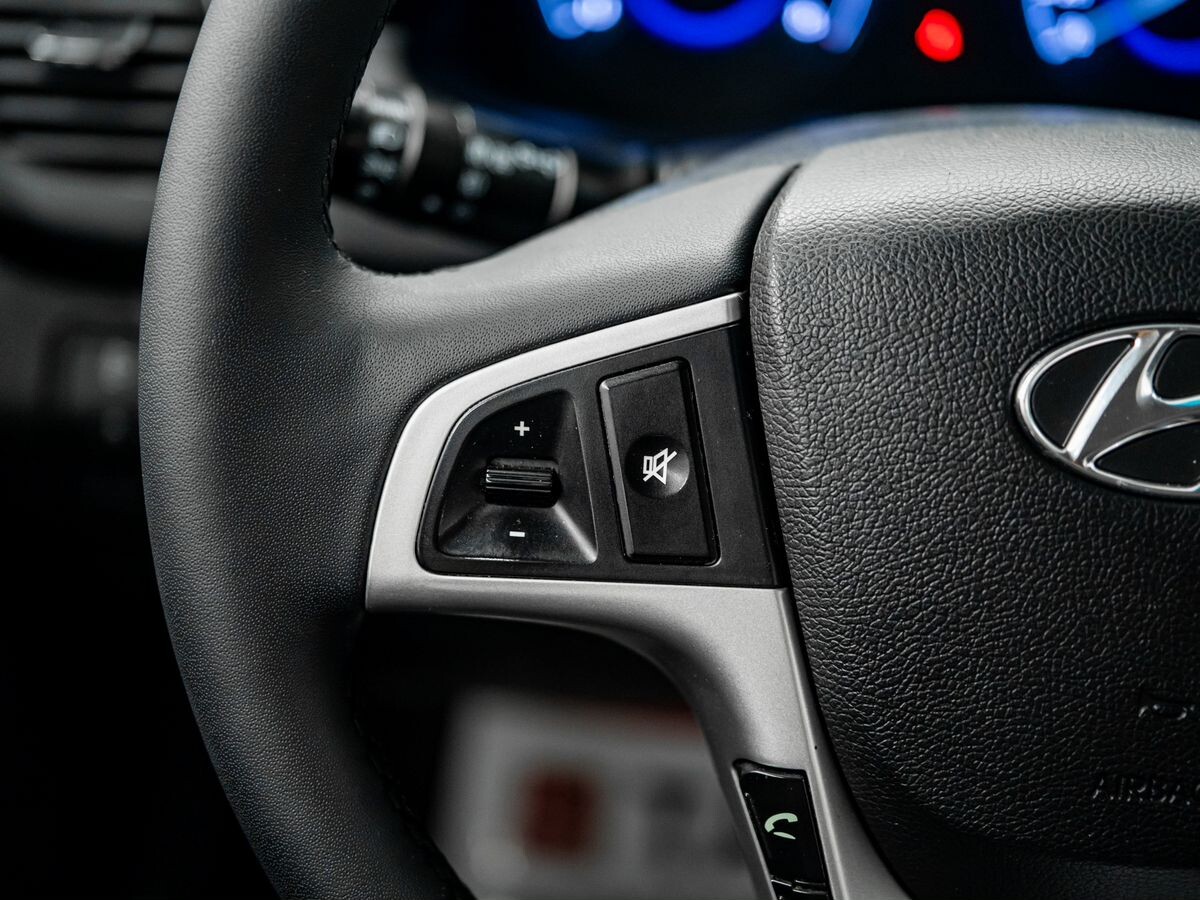 Hyundai Solaris 2013 - фото автомобиля
