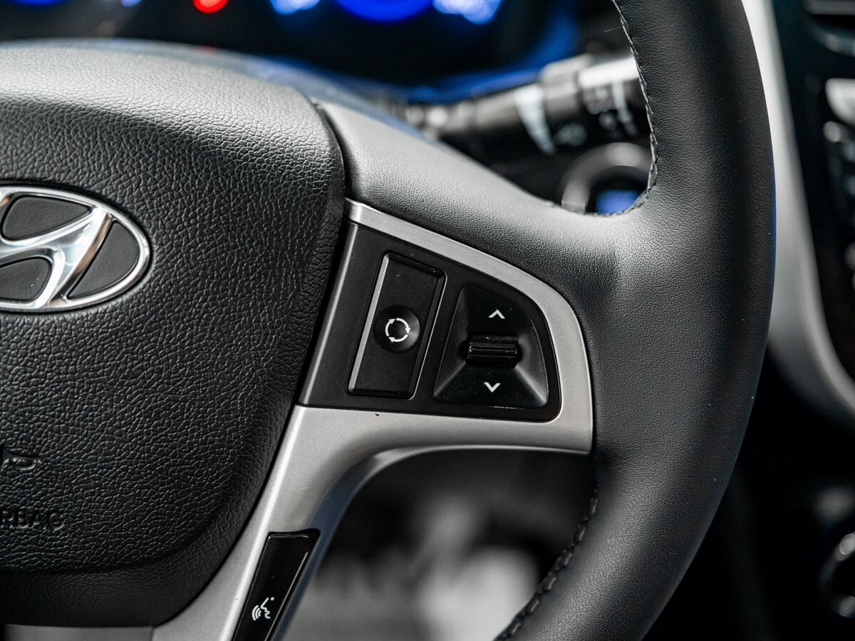 Hyundai Solaris 2013 - фото автомобиля