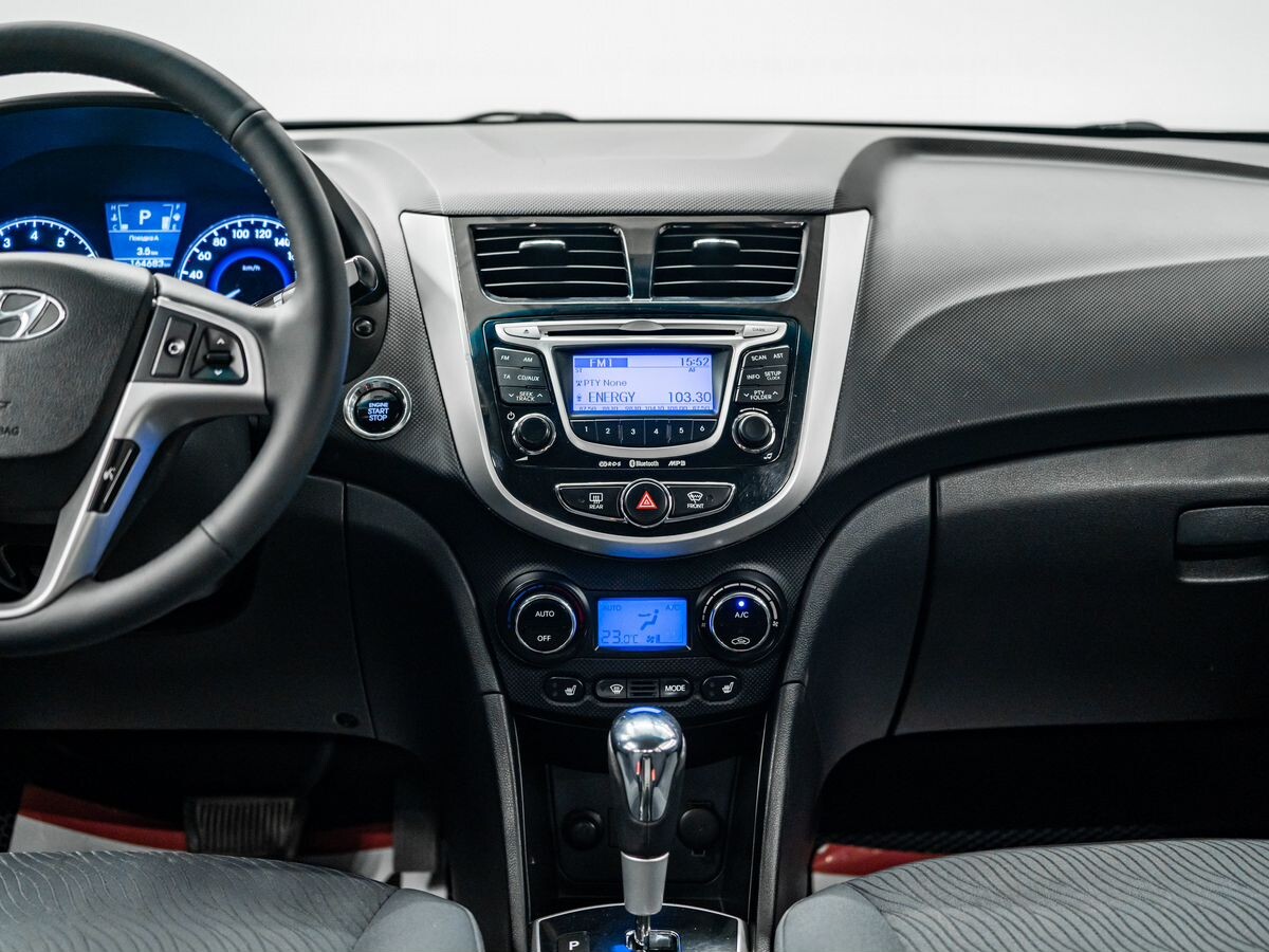 Hyundai Solaris 2013 - фото автомобиля
