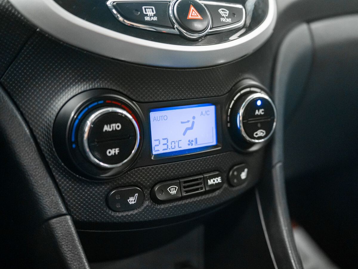 Hyundai Solaris 2013 - фото автомобиля