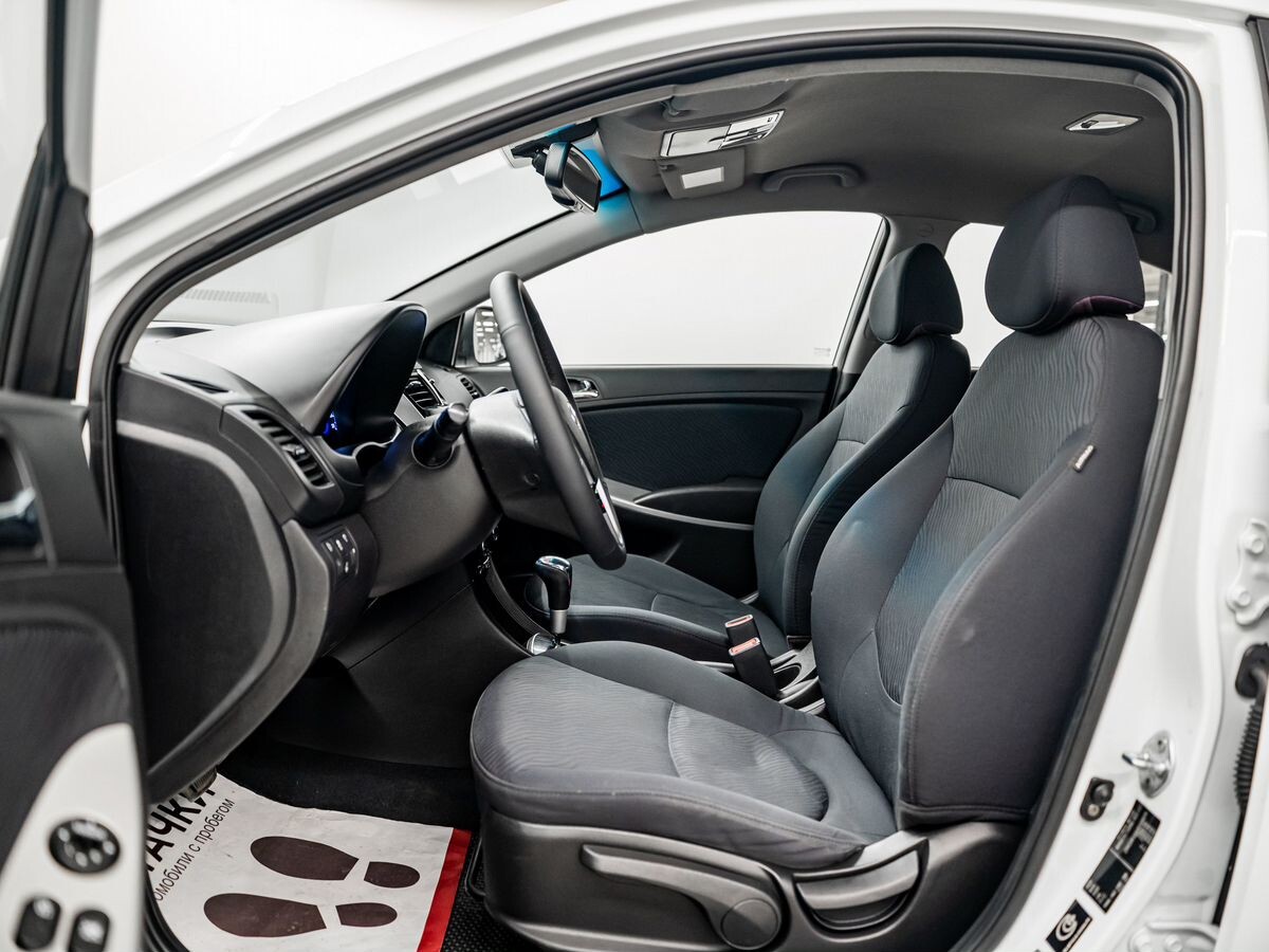 Hyundai Solaris 2013 - фото автомобиля