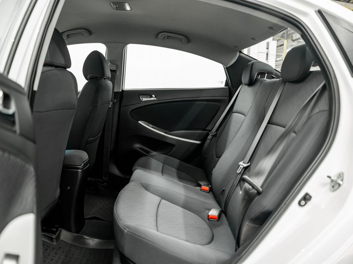 Hyundai Solaris 2013 - фото автомобиля