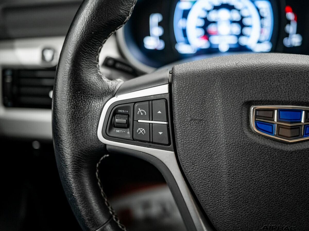 Geely Atlas 2020 - фото автомобиля