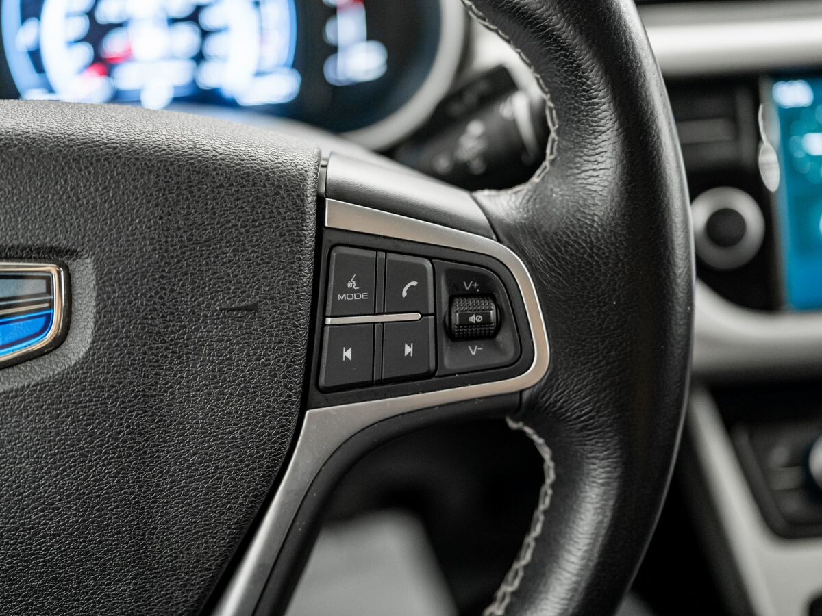 Geely Atlas 2020 - фото автомобиля