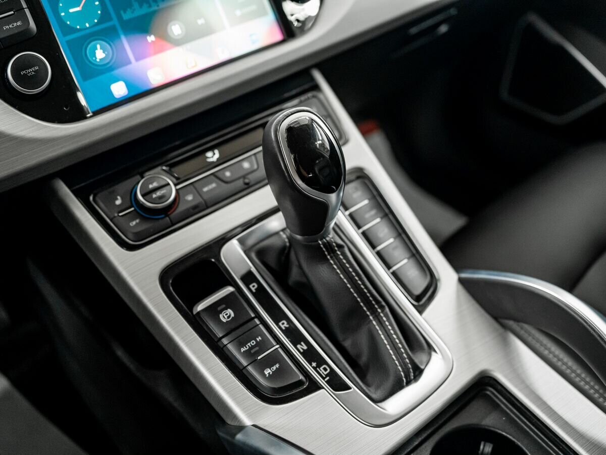 Geely Atlas 2020 - фото автомобиля