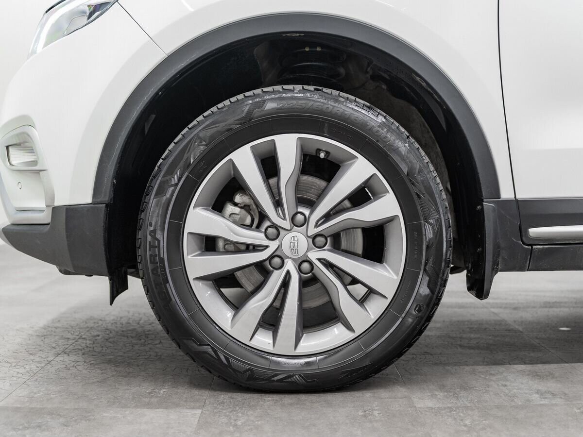 Geely Atlas 2020 - фото автомобиля