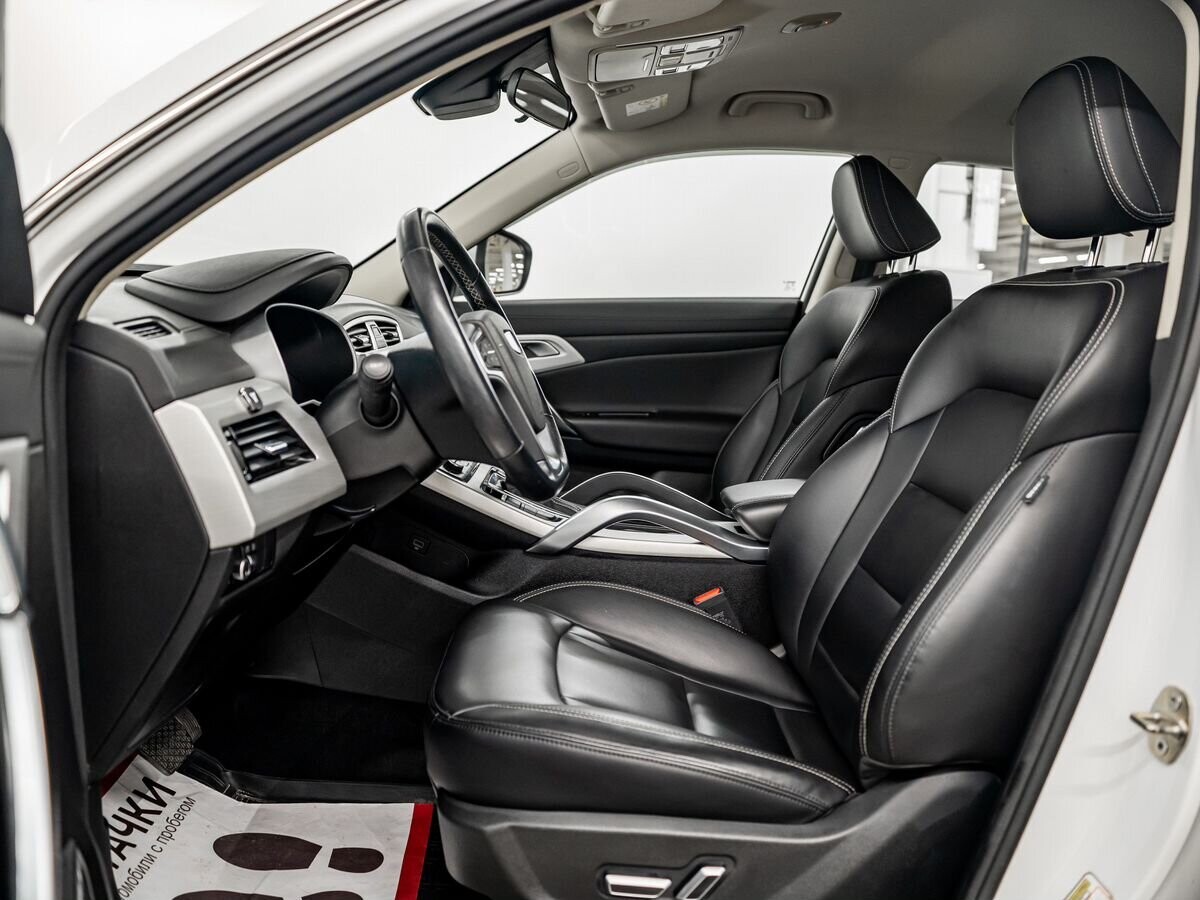 Geely Atlas 2020 - фото автомобиля