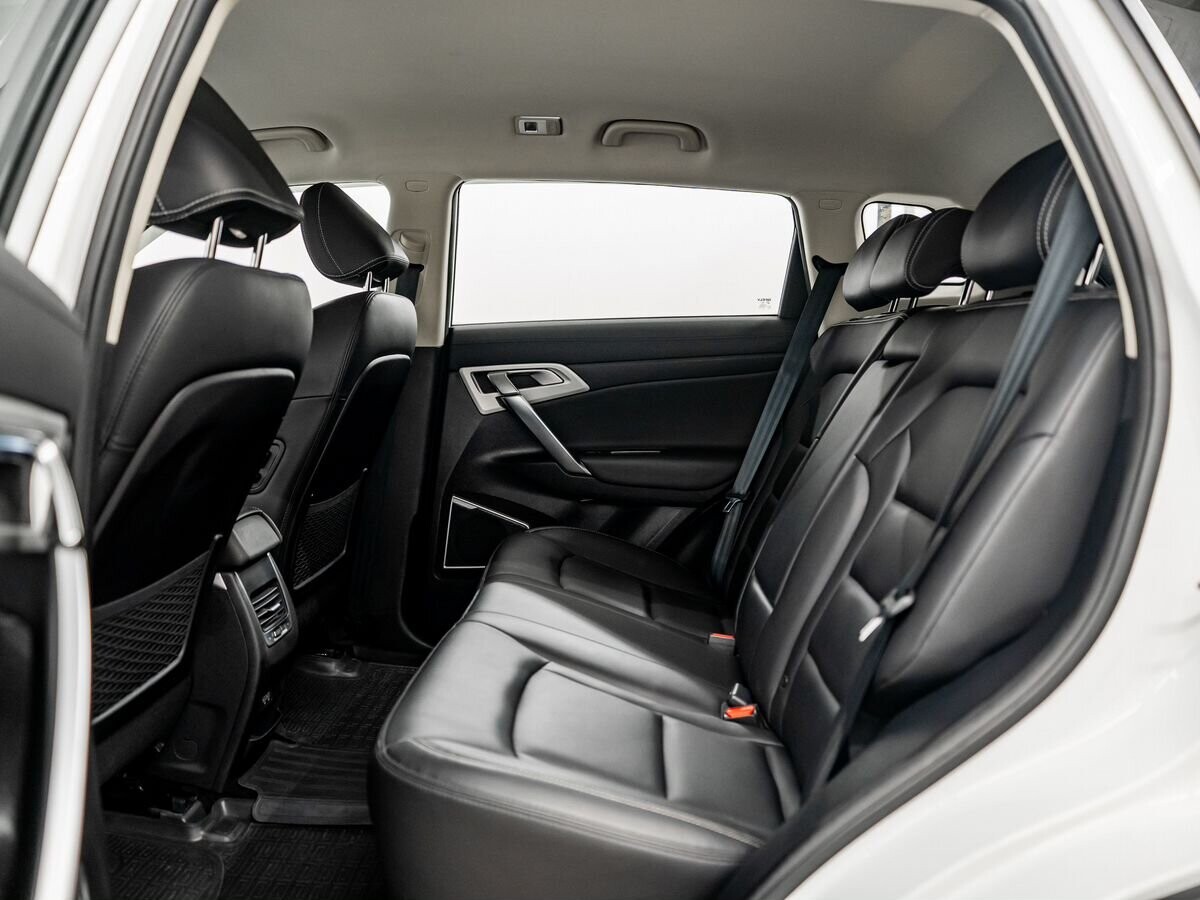 Geely Atlas 2020 - фото автомобиля