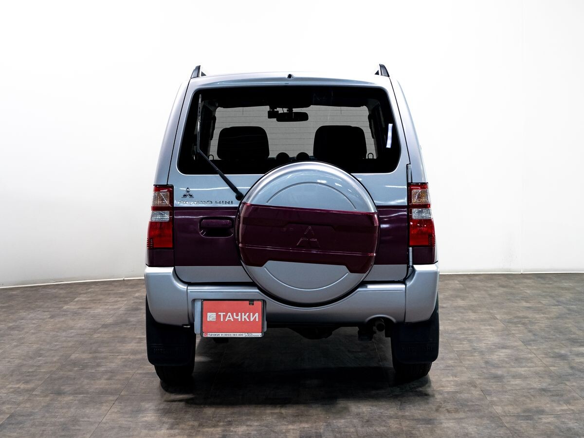 Mitsubishi Pajero Mini 2010 - фото автомобиля