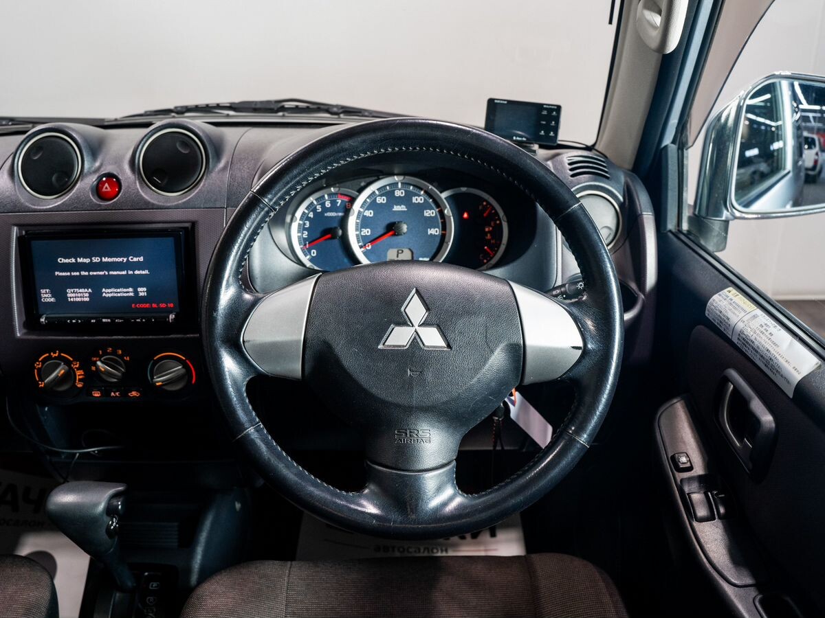 Mitsubishi Pajero Mini 2010 - фото автомобиля
