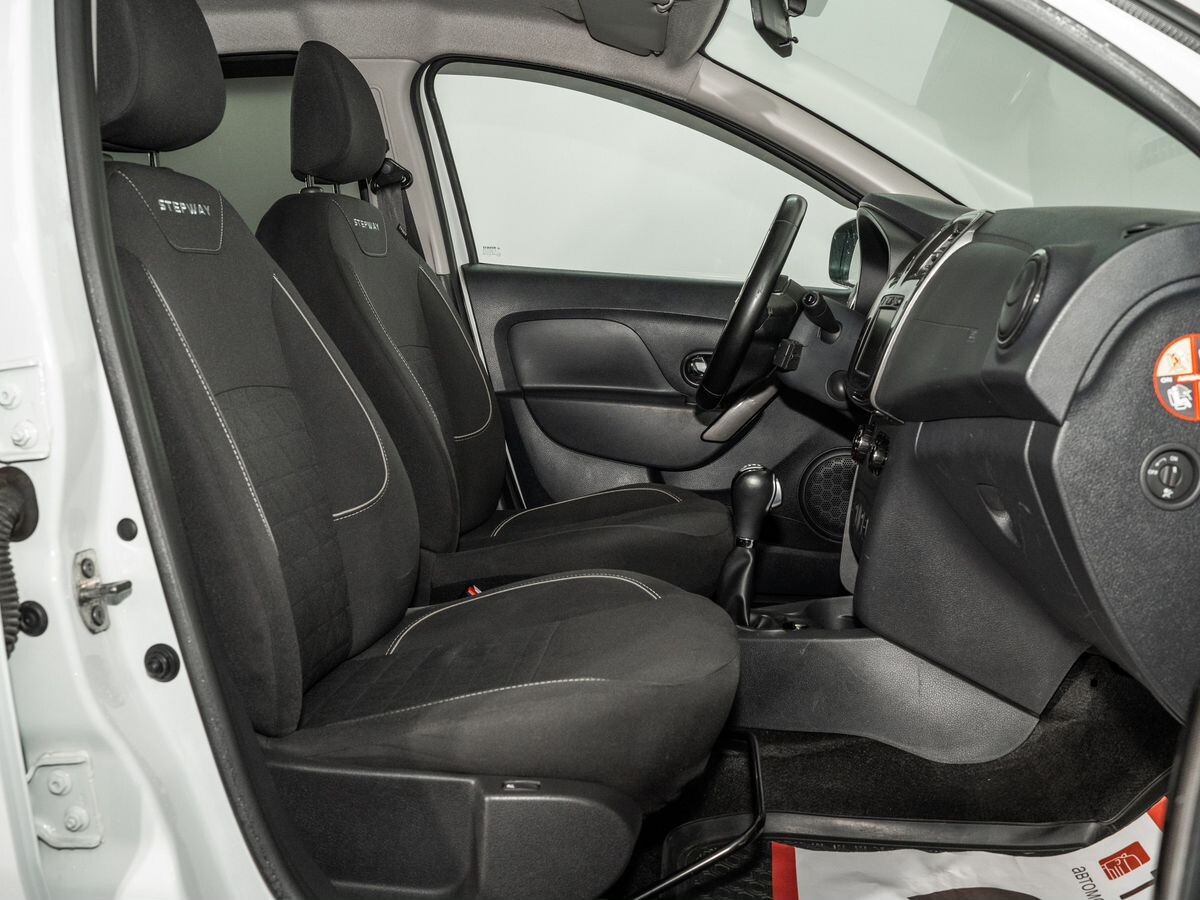 Renault Sandero Stepway 2018 - фото автомобиля