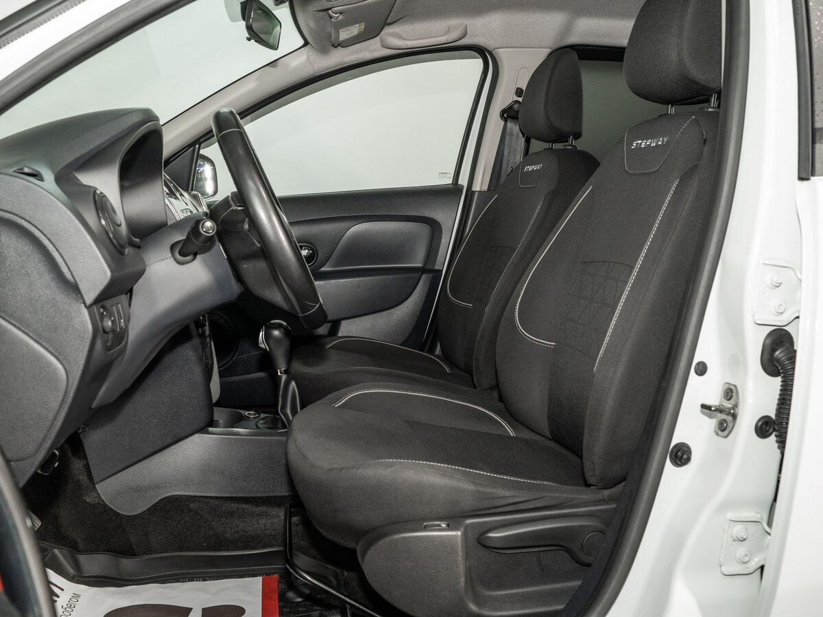 Renault Sandero Stepway 2018 - фото автомобиля