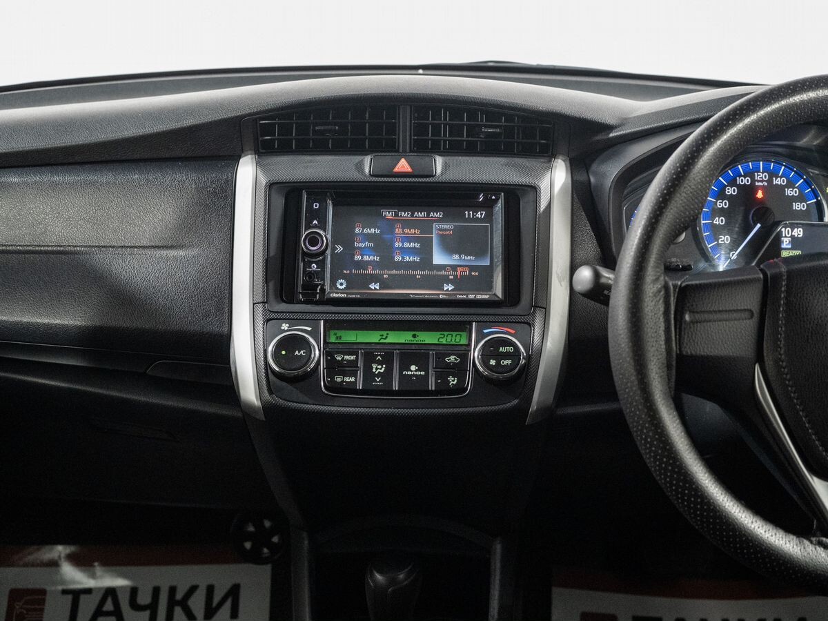Toyota Corolla Fielder 2015 - фото автомобиля