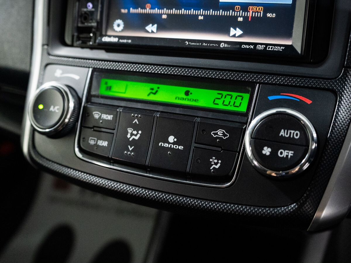 Toyota Corolla Fielder 2015 - фото автомобиля