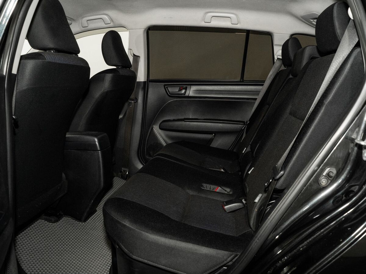 Toyota Corolla Fielder 2015 - фото автомобиля
