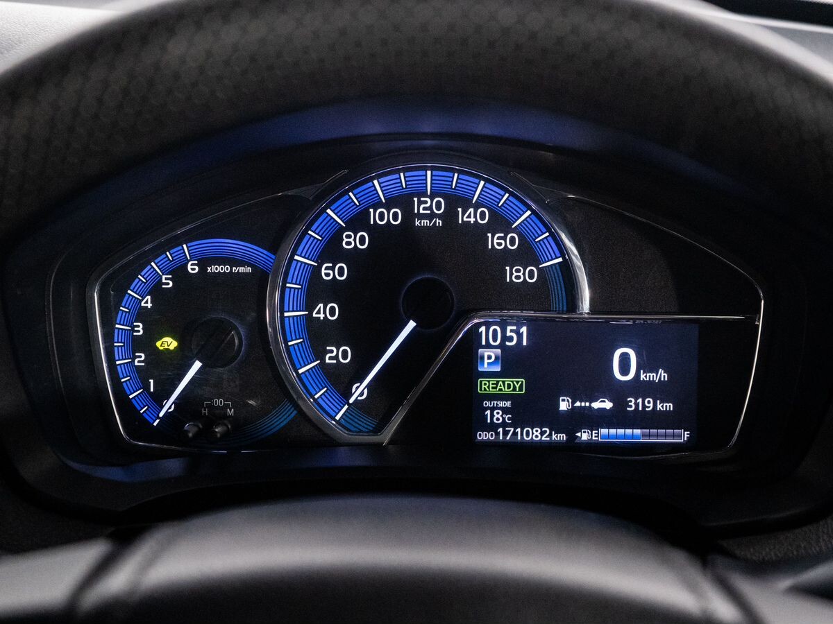 Toyota Corolla Fielder 2015 - фото автомобиля