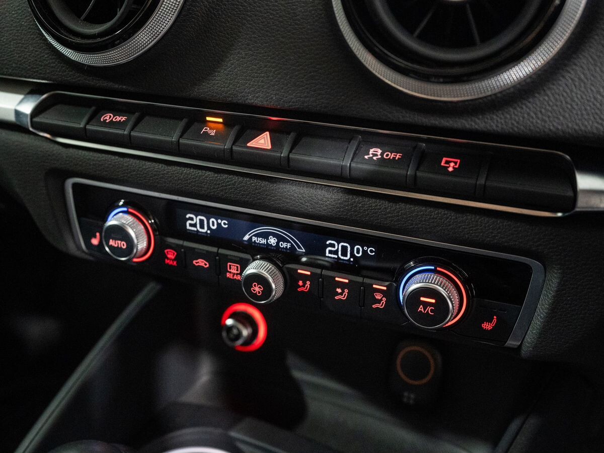 Audi A3 2016 - фото автомобиля