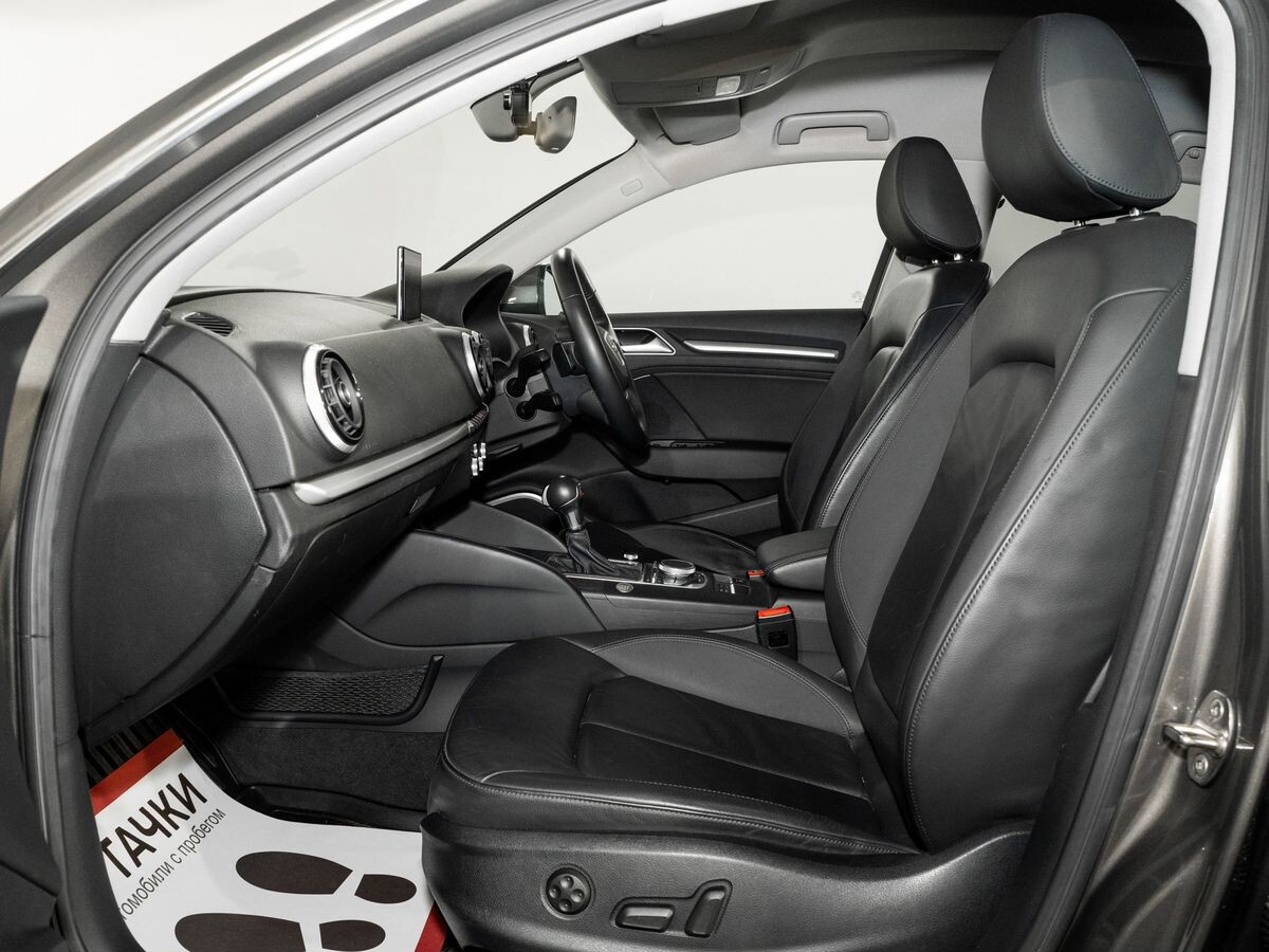 Audi A3 2016 - фото автомобиля