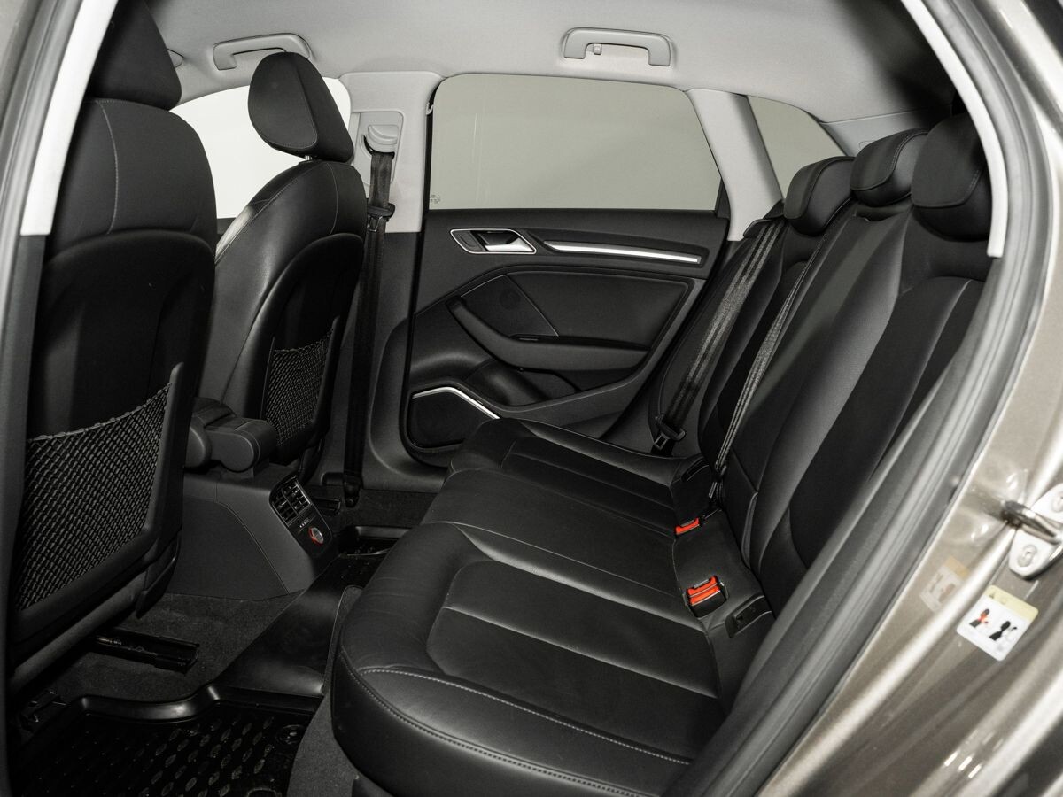 Audi A3 2016 - фото автомобиля