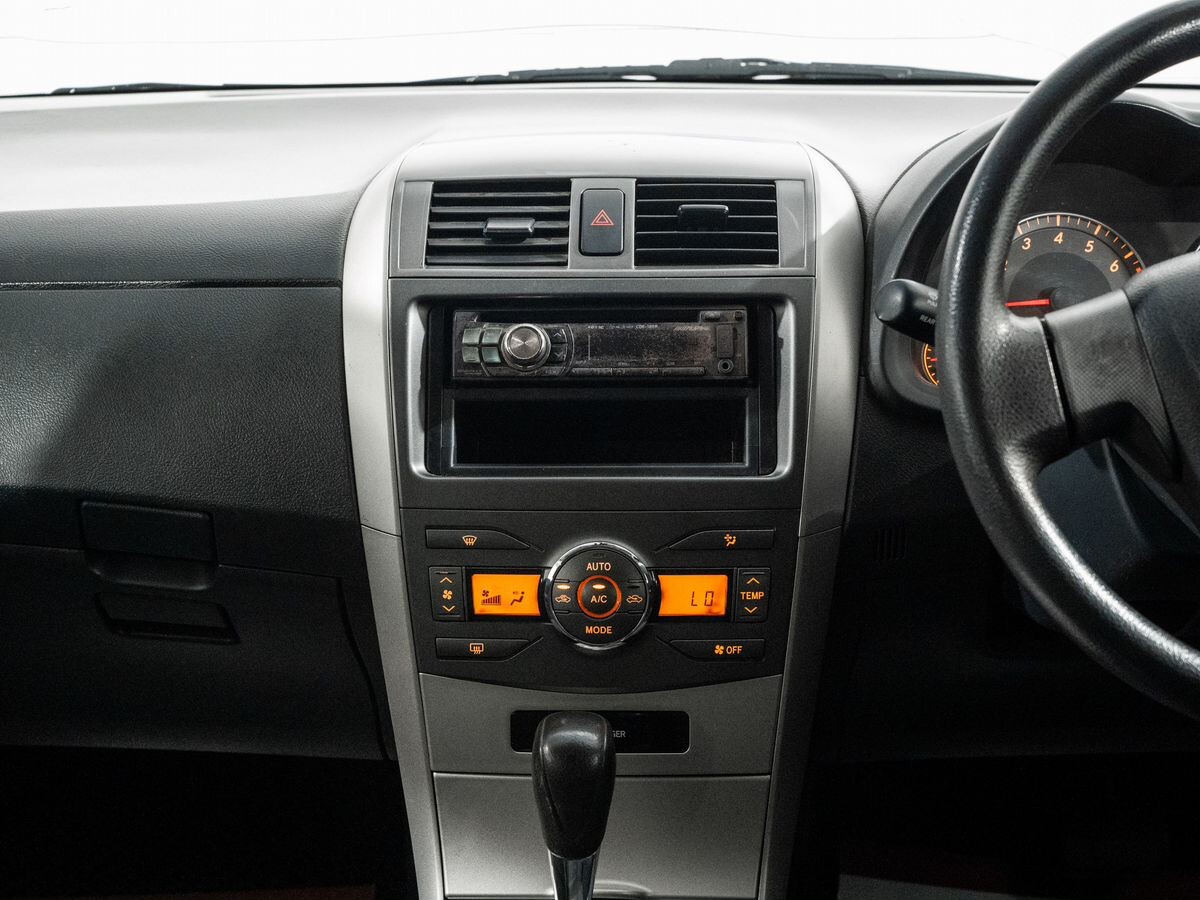 Toyota Corolla Fielder 2010 - фото автомобиля