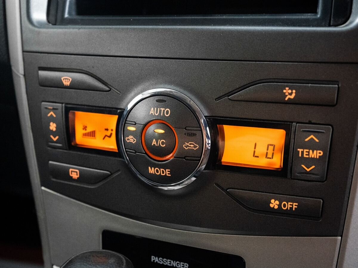 Toyota Corolla Fielder 2010 - фото автомобиля