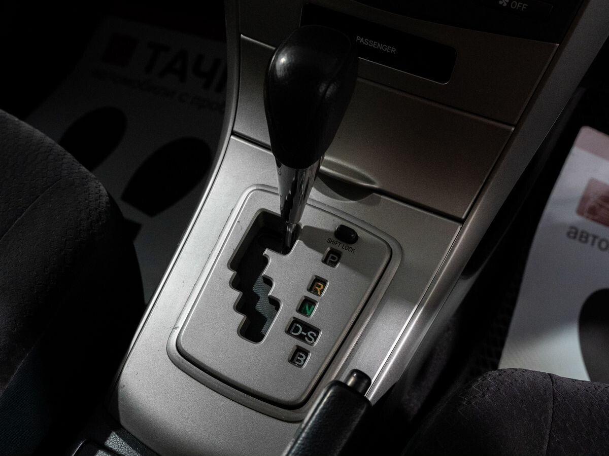 Toyota Corolla Fielder 2010 - фото автомобиля