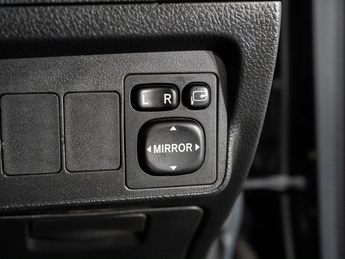Toyota Corolla Fielder 2010 - фото автомобиля