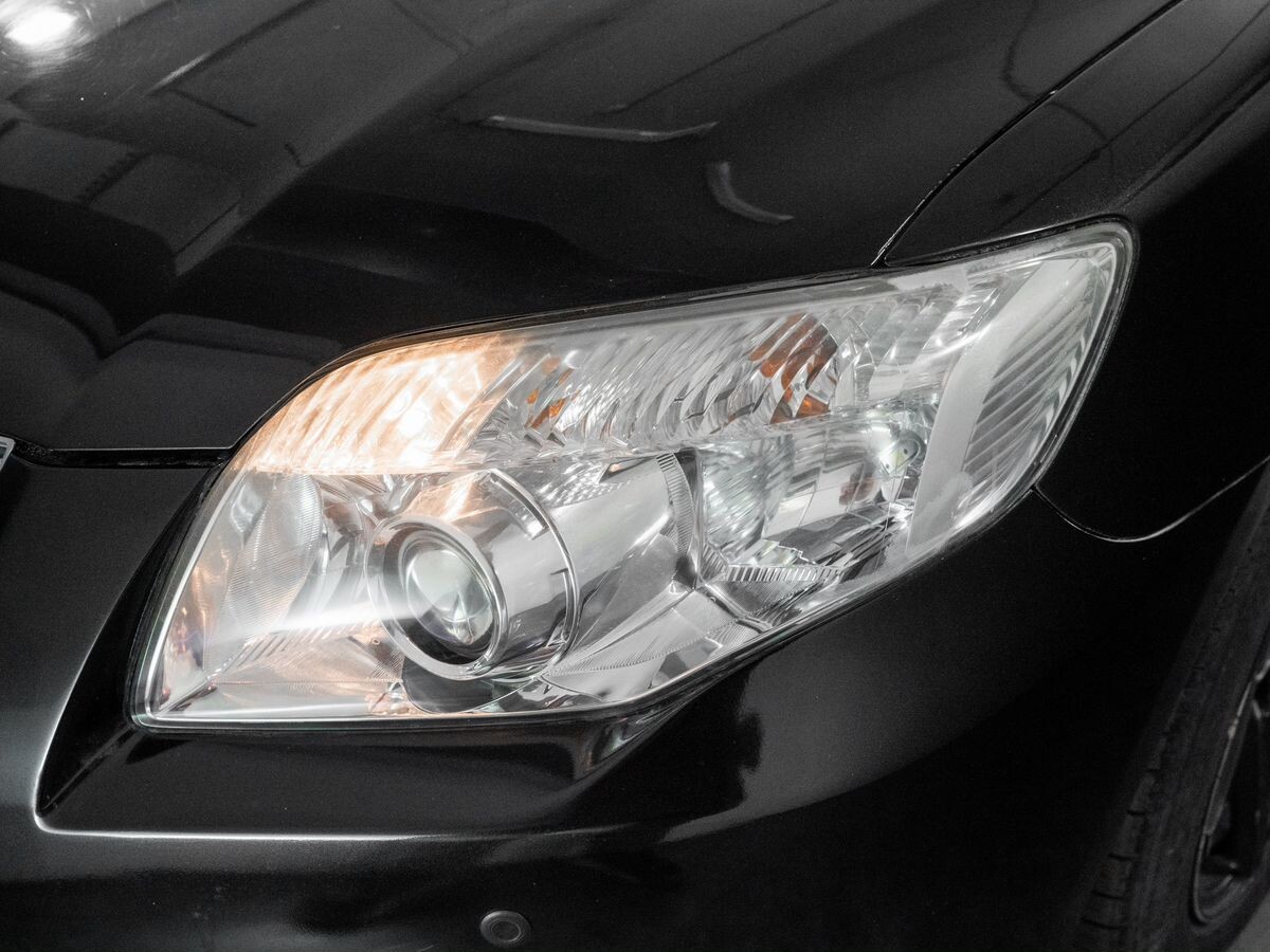 Toyota Corolla Fielder 2010 - фото автомобиля