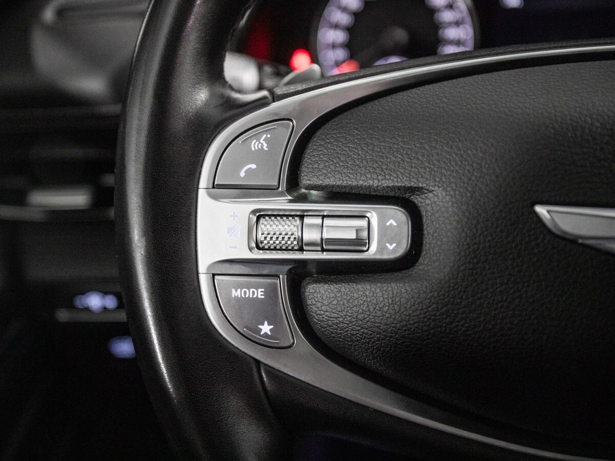 Genesis GV80 2021 - фото автомобиля