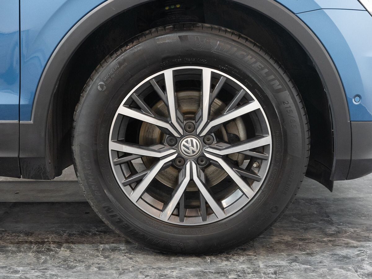 Volkswagen Tiguan 2017 - фото автомобиля