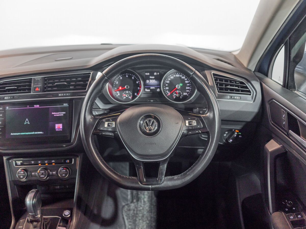 Volkswagen Tiguan 2017 - фото автомобиля
