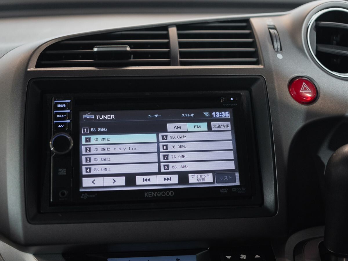 Honda Stream 2011 - фото автомобиля