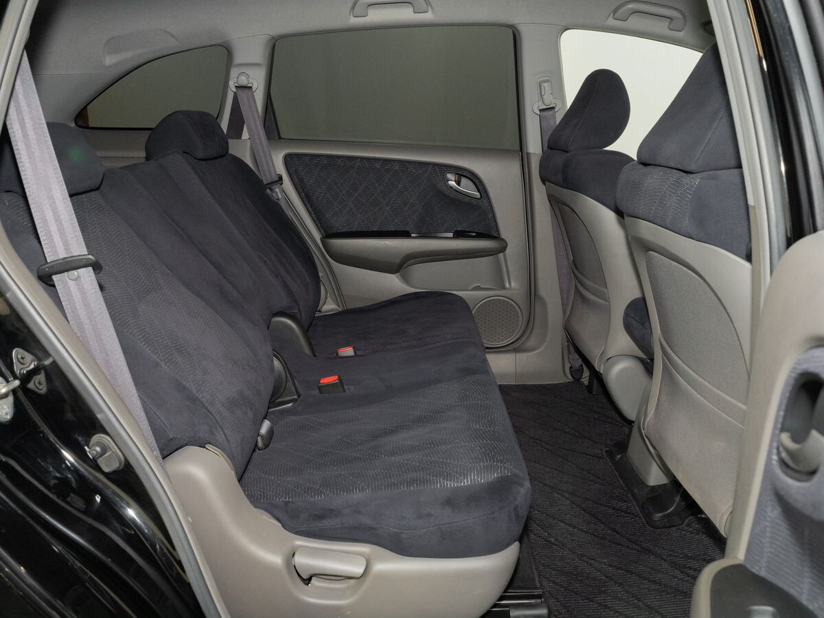 Honda Stream 2011 - фото автомобиля
