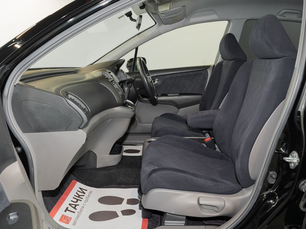 Honda Stream 2011 - фото автомобиля